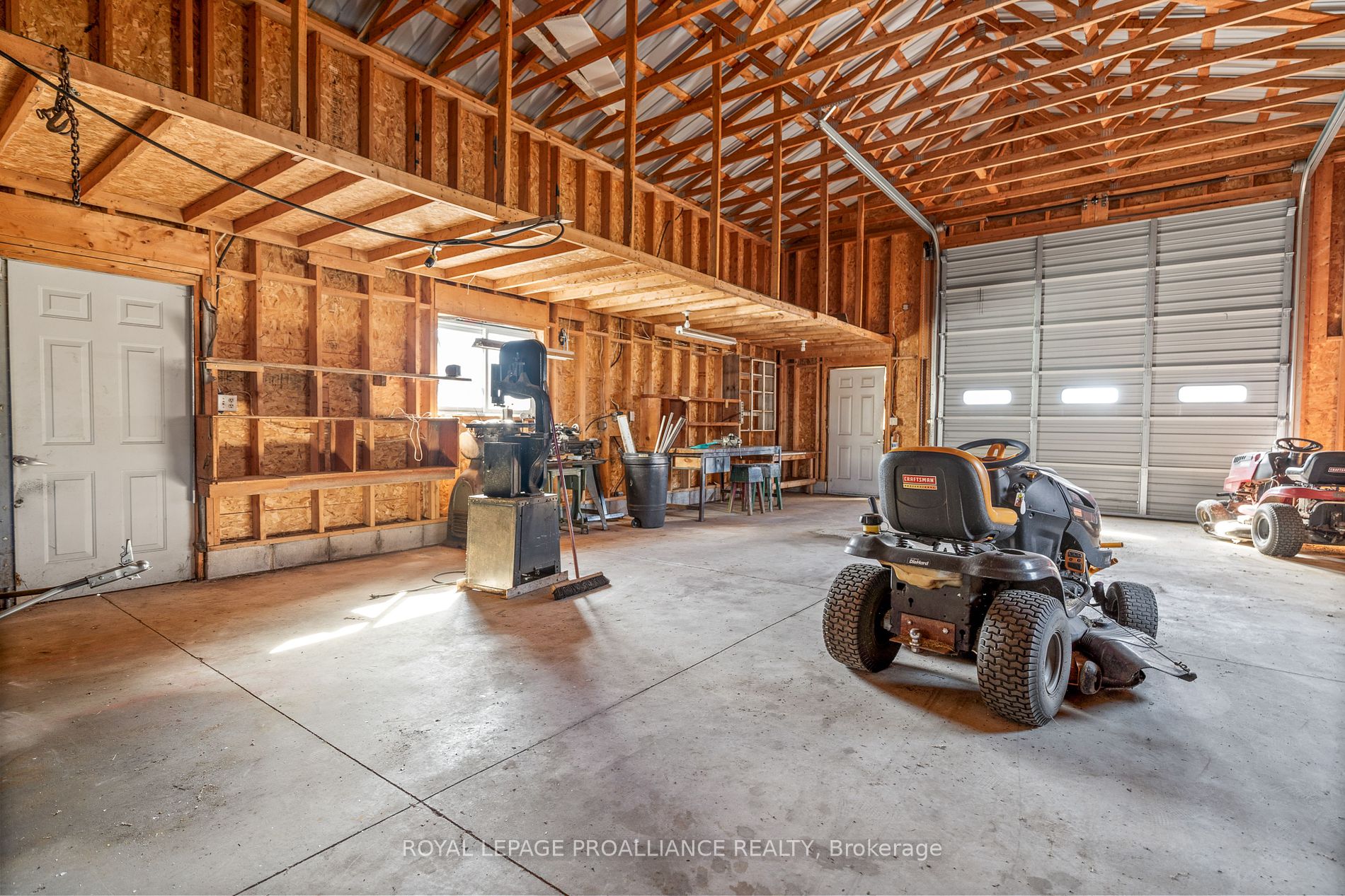 13 Howard Cres