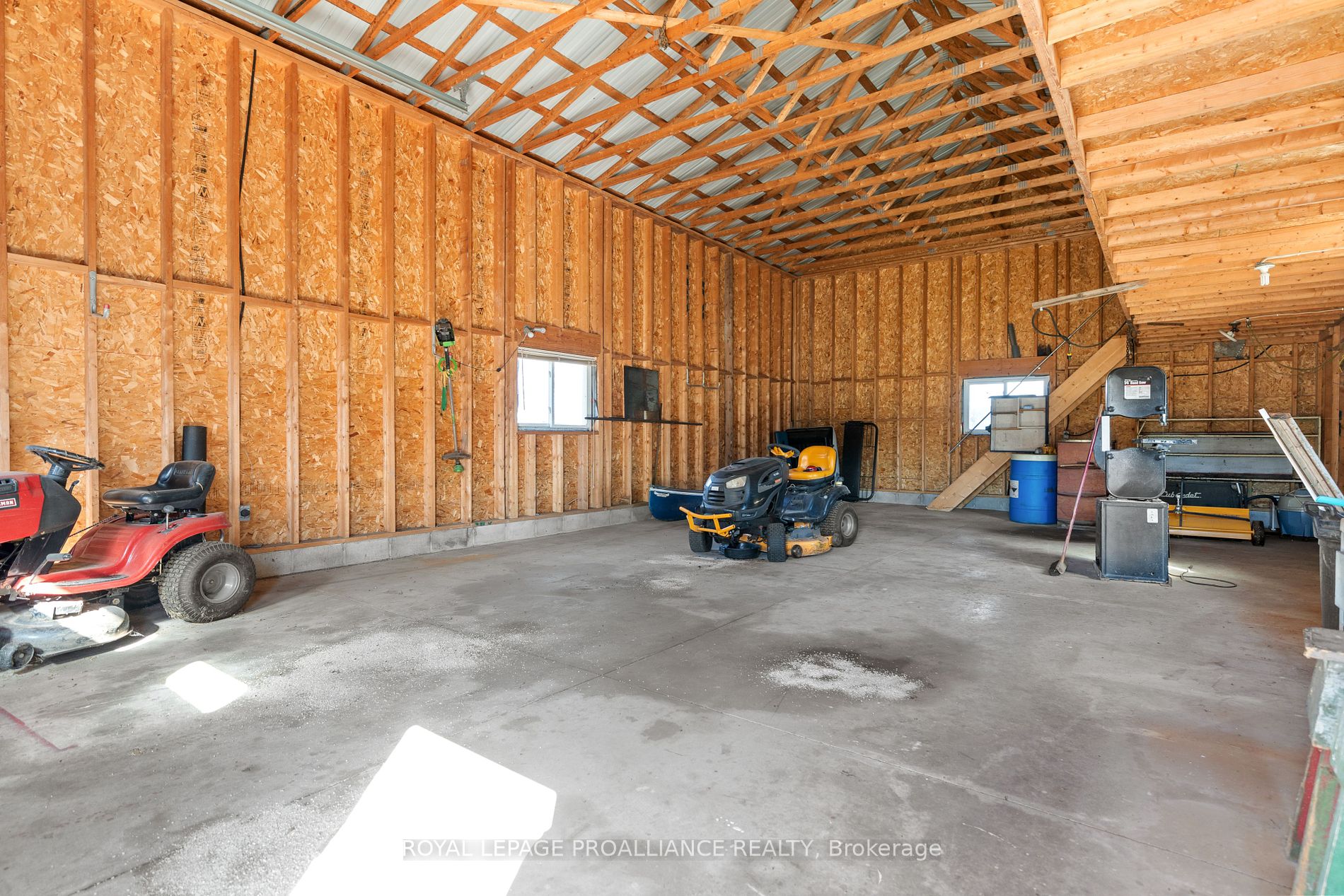 13 Howard Cres