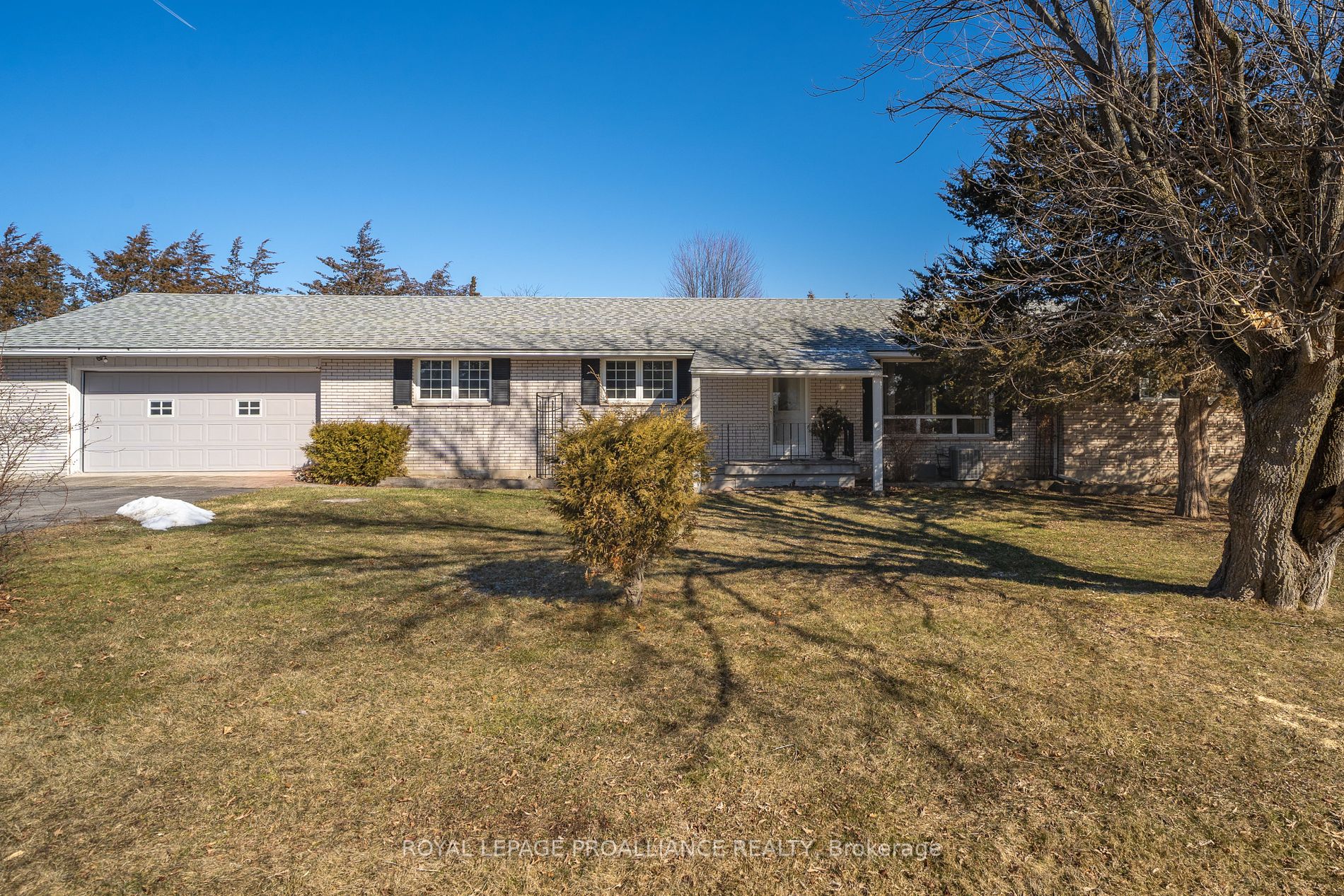 13 Howard Cres