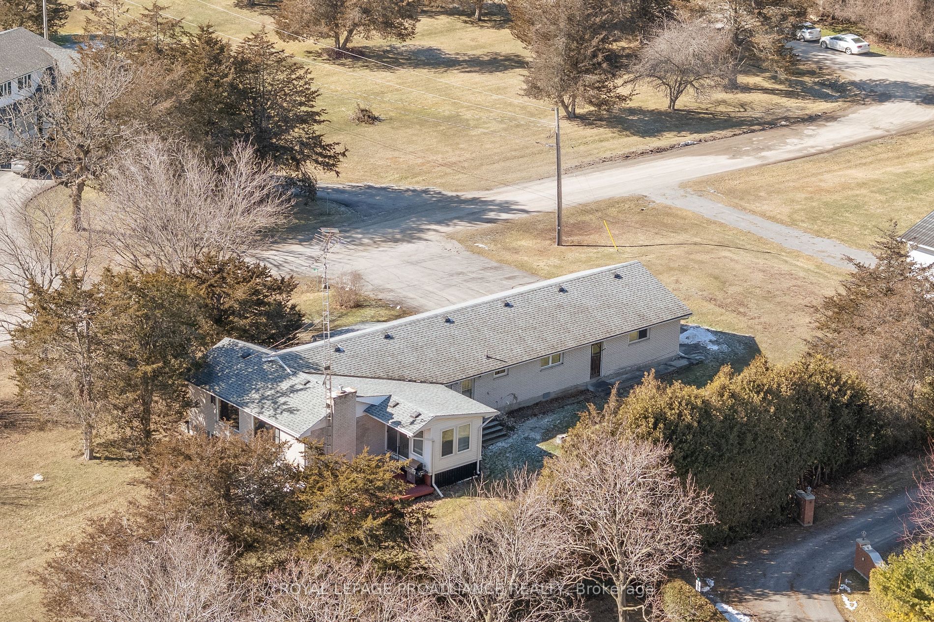 13 Howard Cres