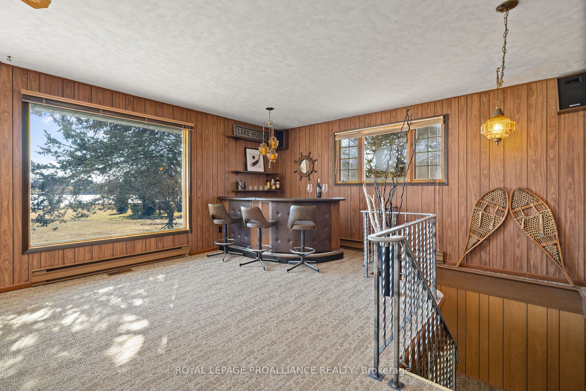 13 Howard Cres