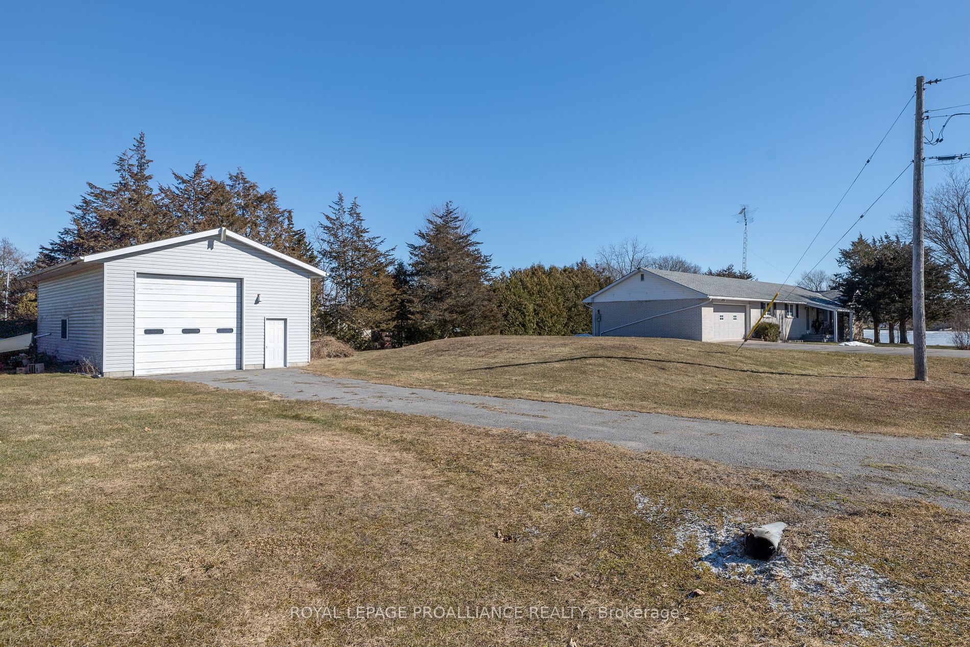 13 Howard Cres