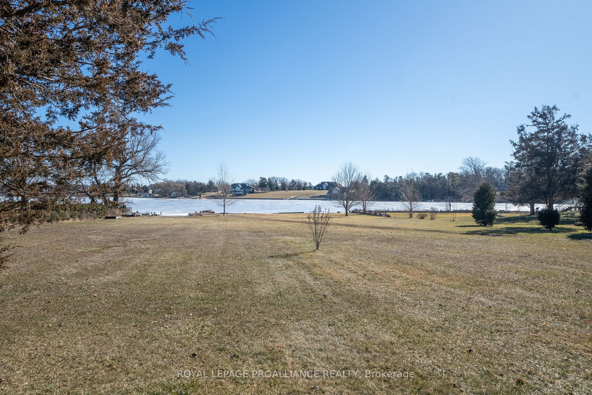13 Howard Cres