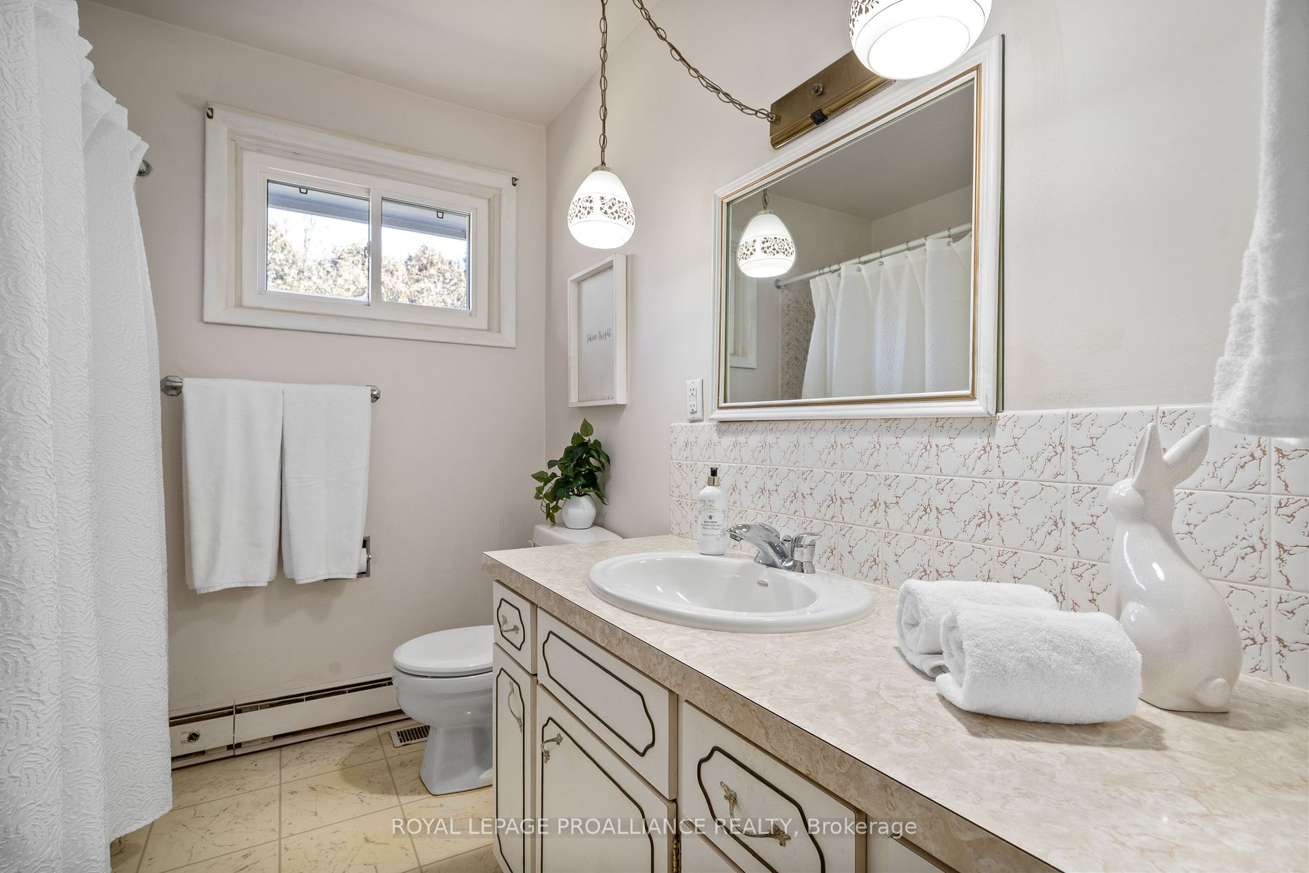 13 Howard Cres