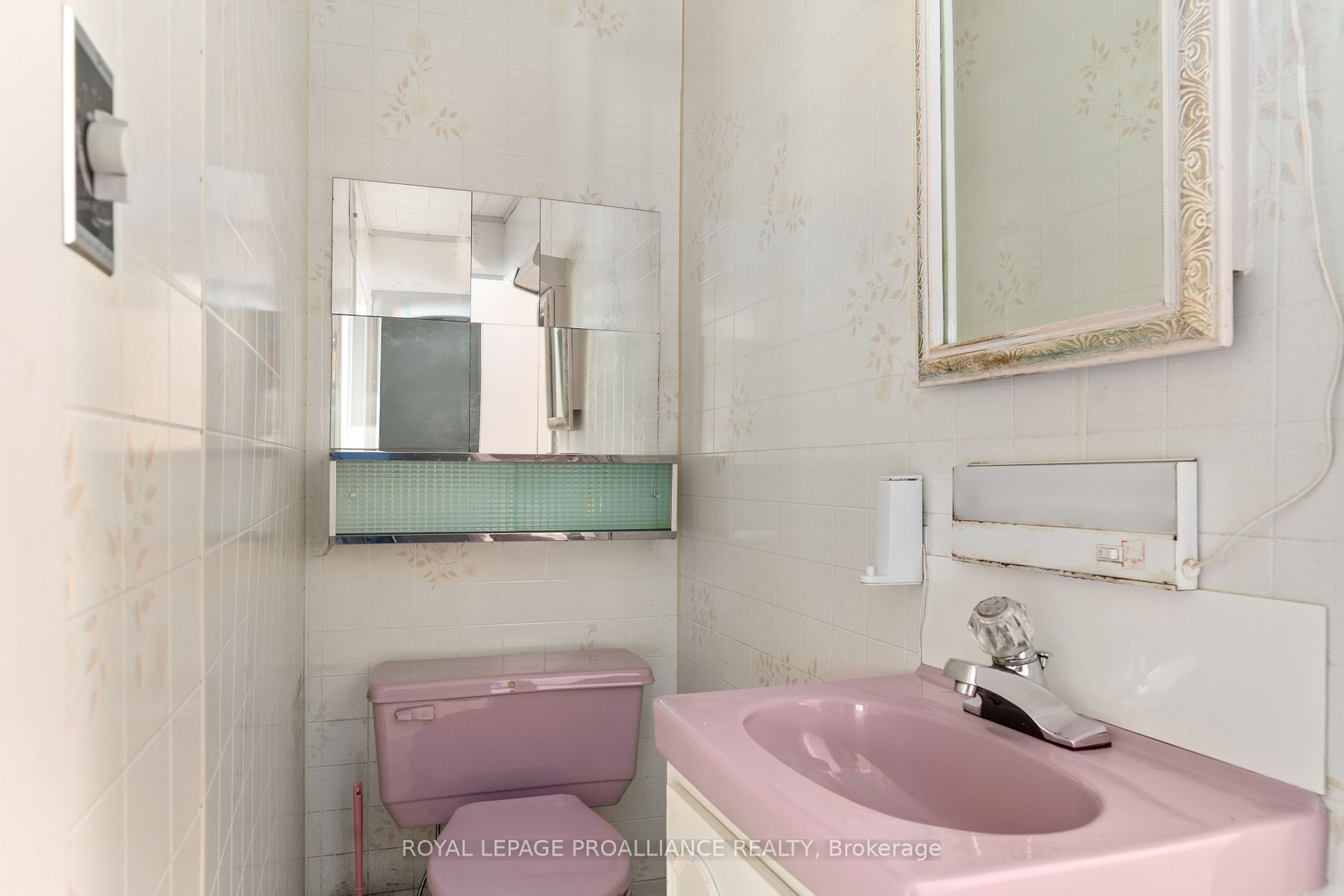 13 Howard Cres