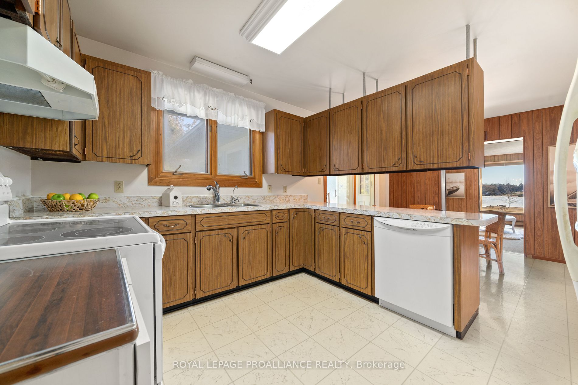 13 Howard Cres