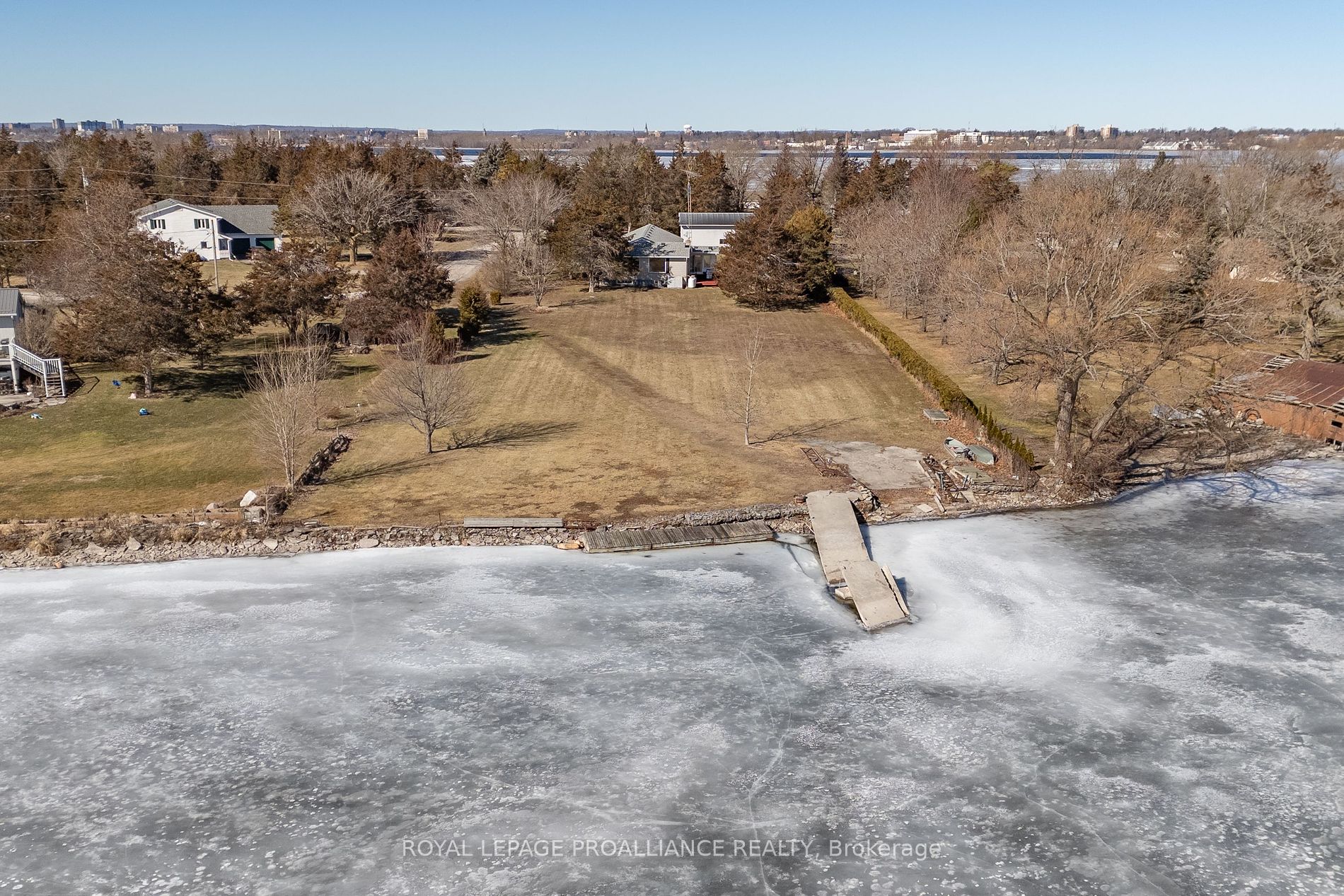 13 Howard Cres