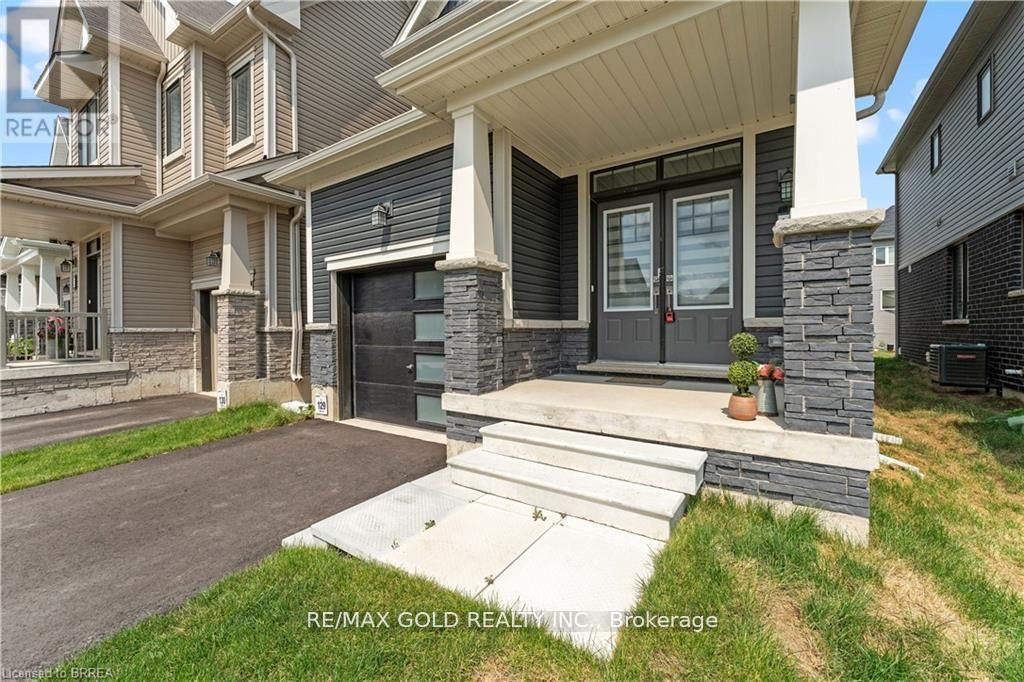 18 Mclaren Ave