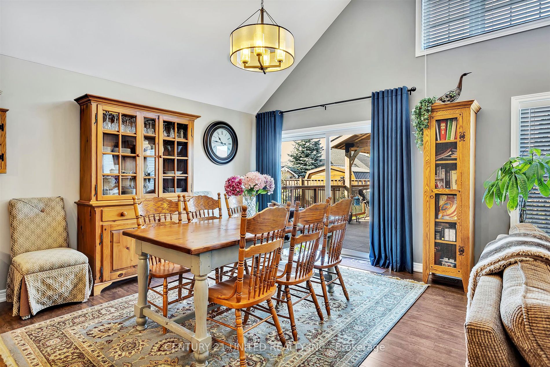 15 Brackendale Trail