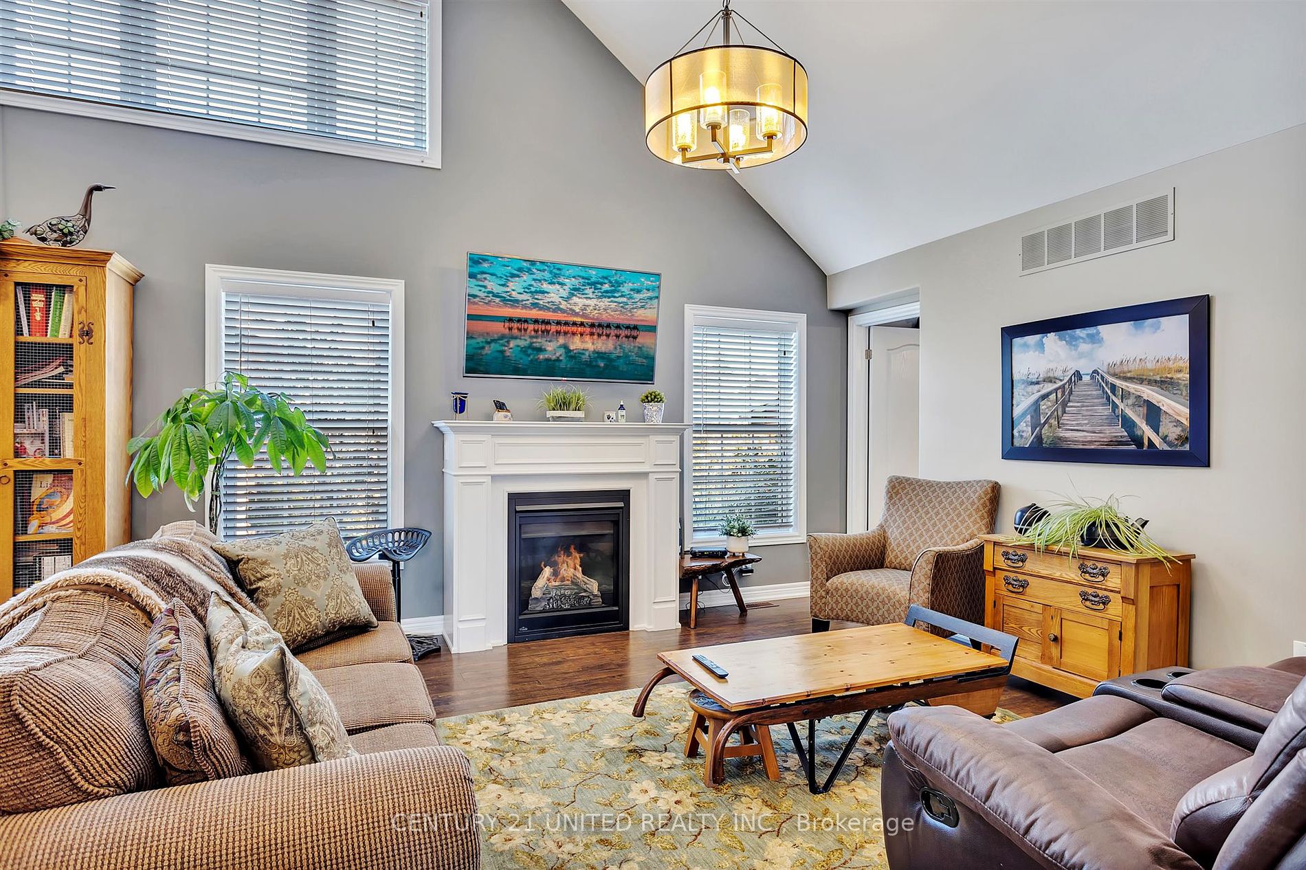15 Brackendale Trail
