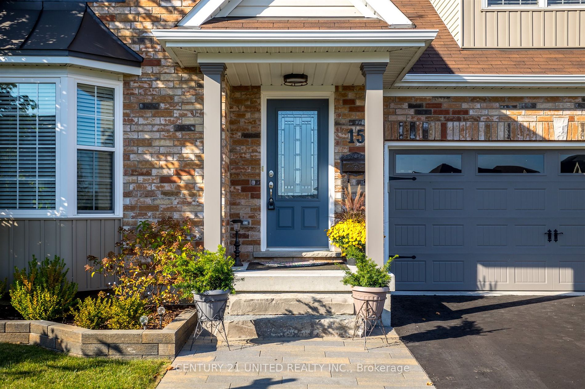 15 Brackendale Trail