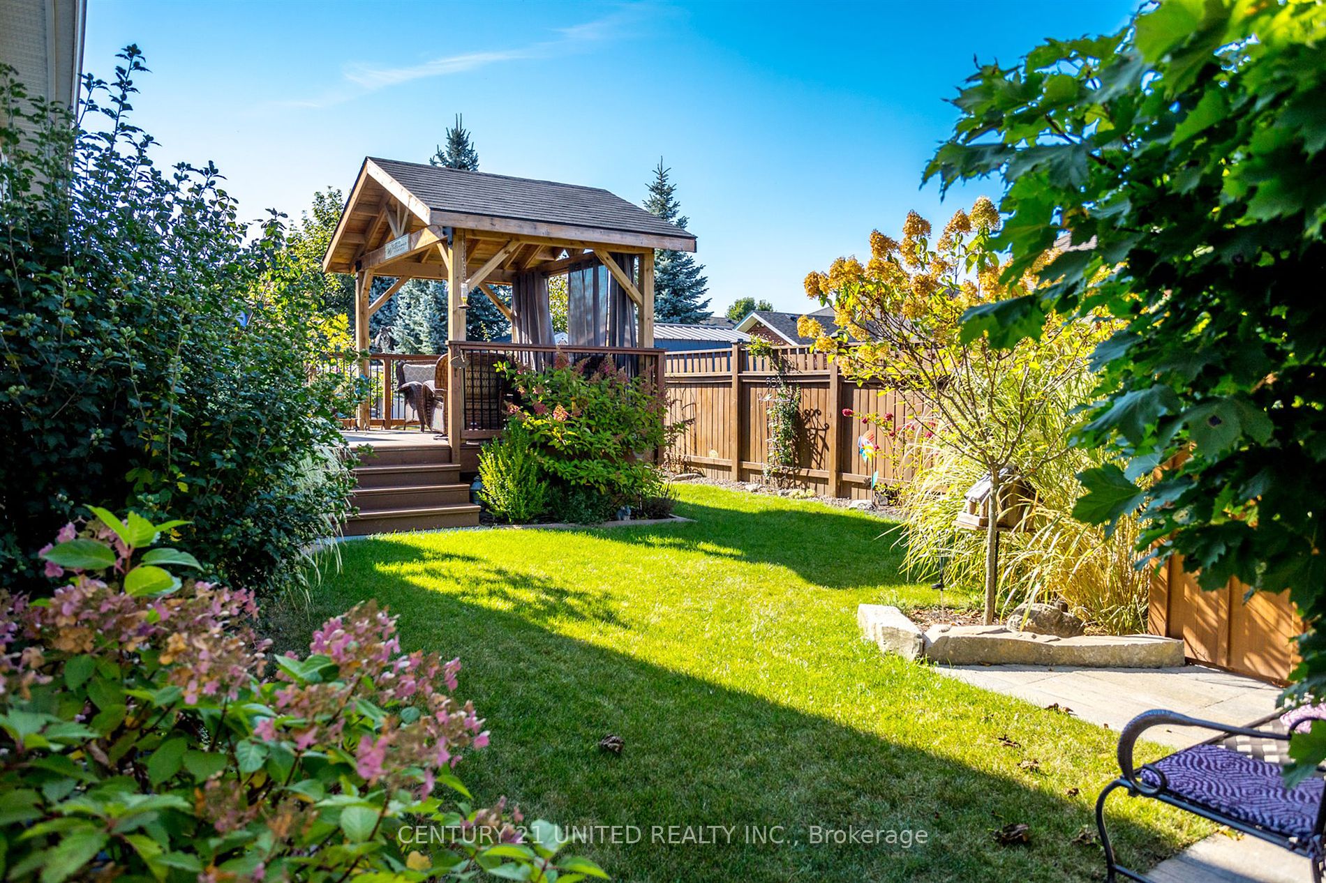 15 Brackendale Trail