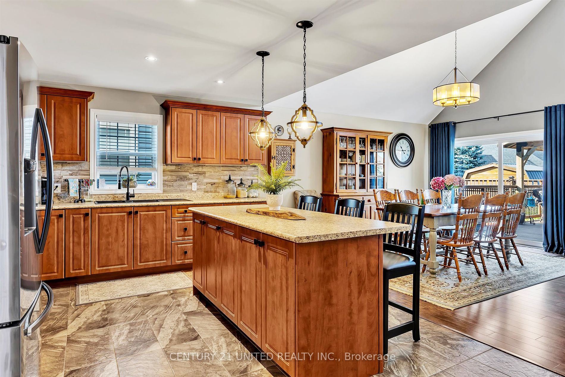 15 Brackendale Trail