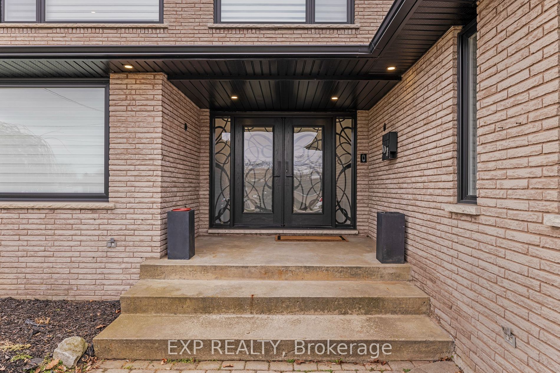 107 Kennedy Ave
