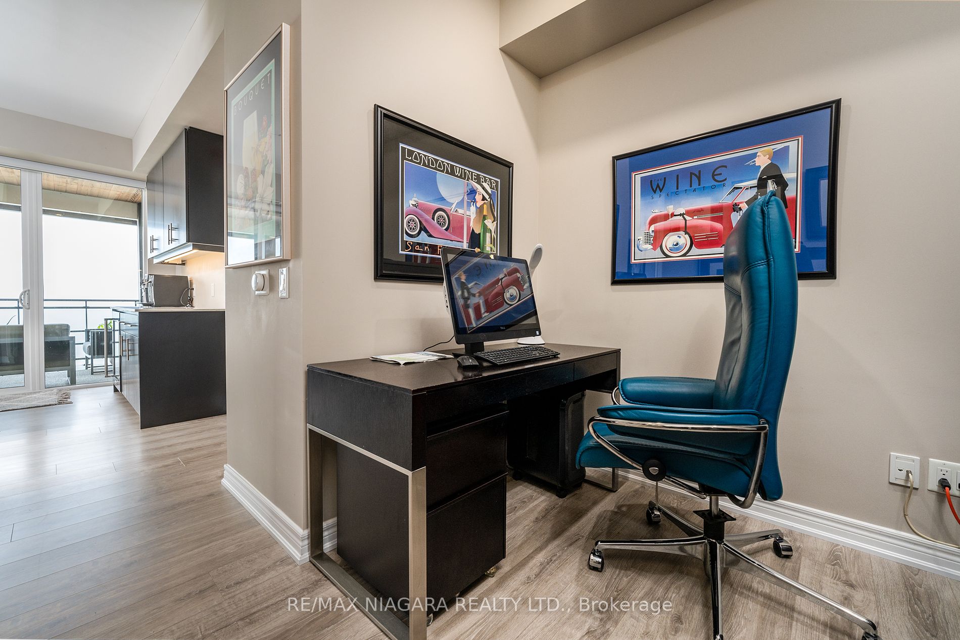 10 Esplanade Lane N, #404
