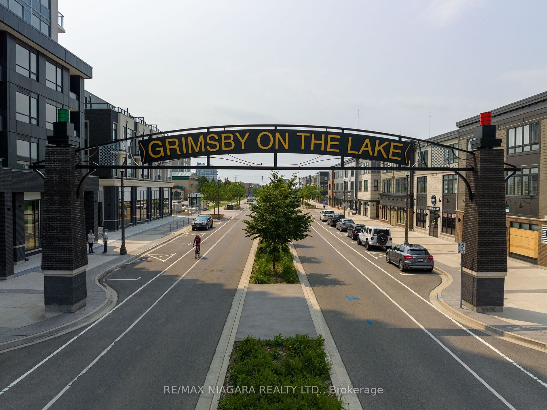 10 Esplanade Lane N, #404