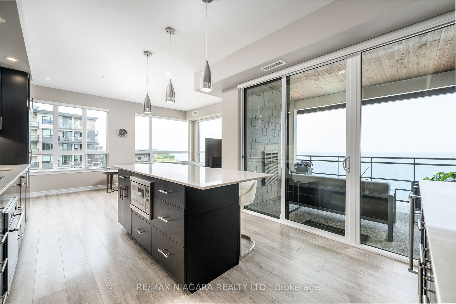 10 Esplanade Lane N, #404