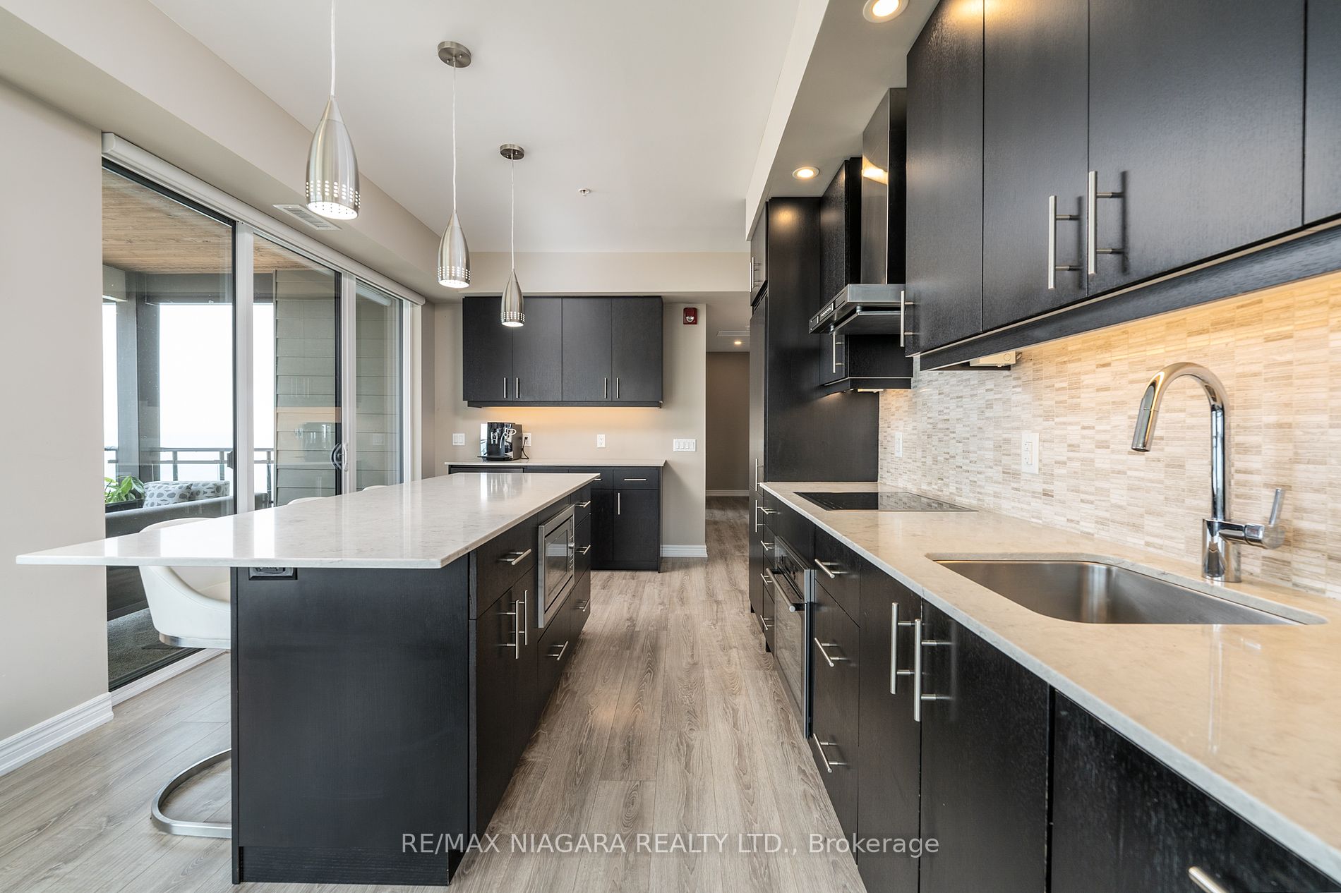 10 Esplanade Lane N, #404