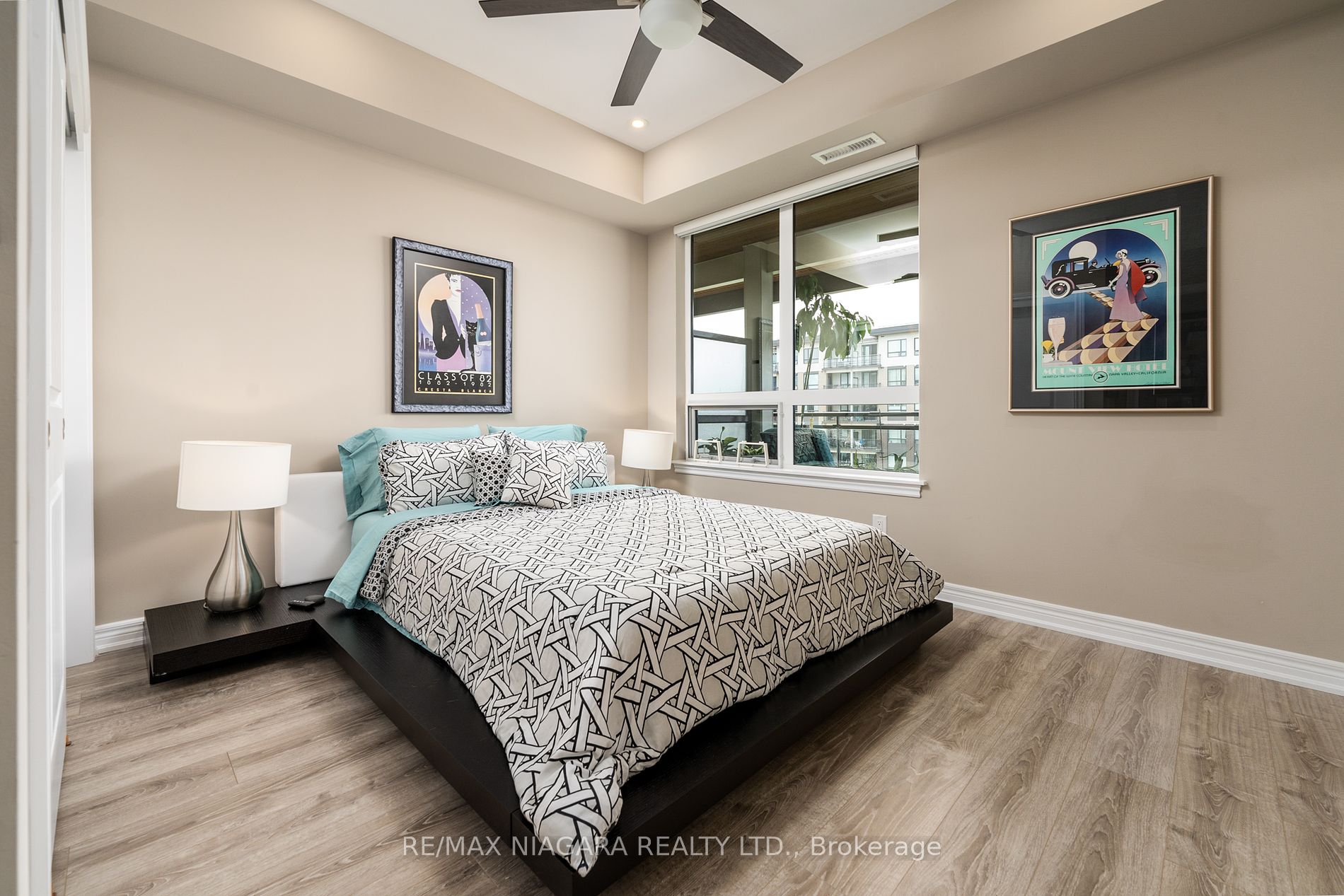 10 Esplanade Lane N, #404