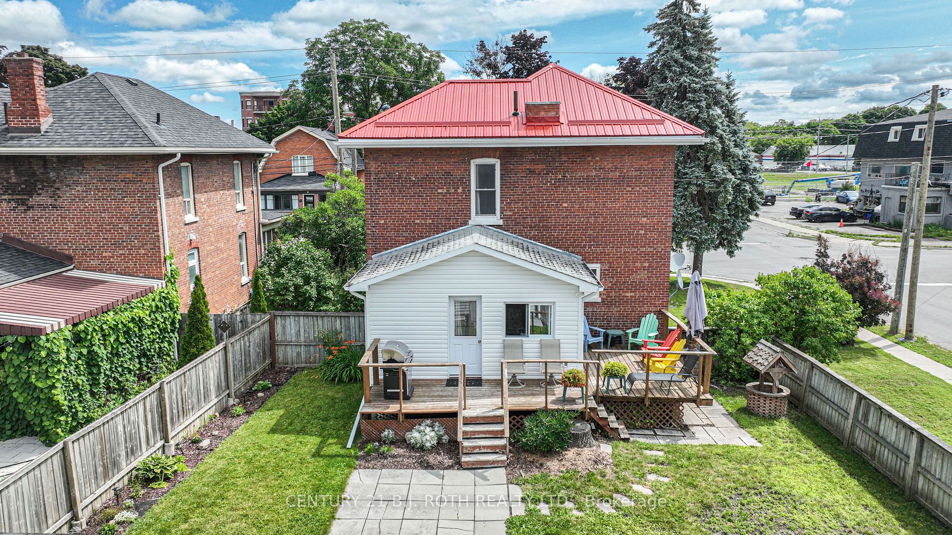 33 Sussex Street S