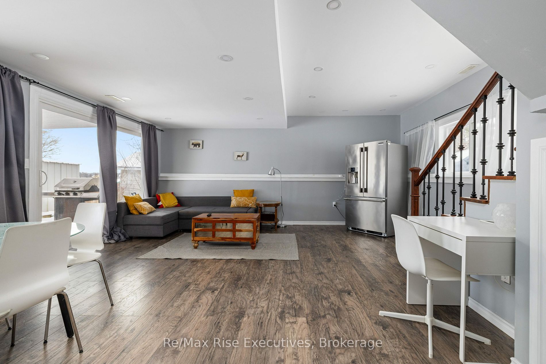 22 Lawrence Street N