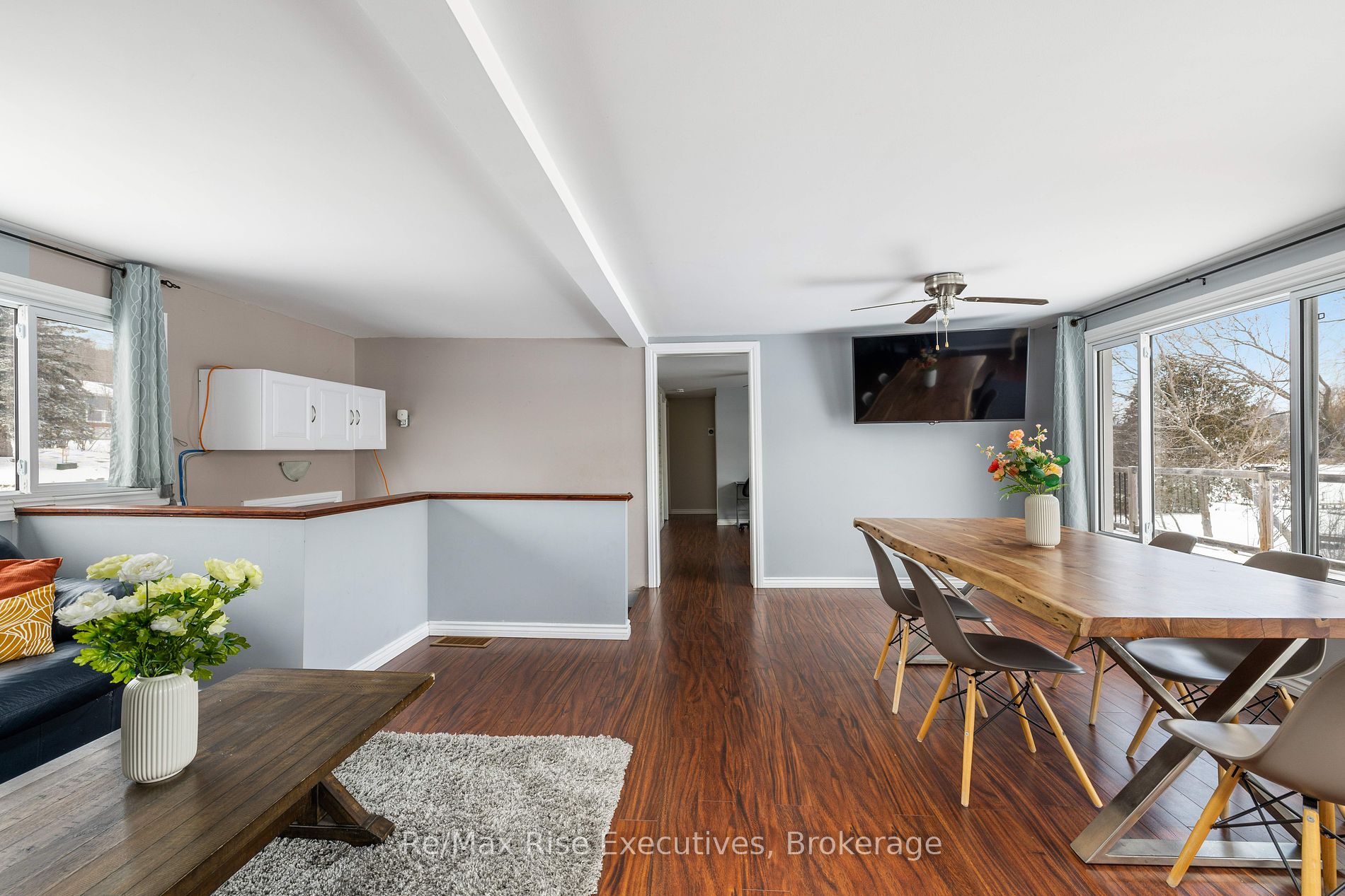 22 Lawrence Street N