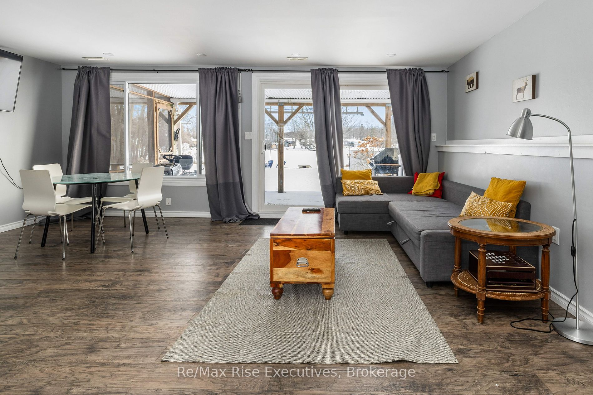 22 Lawrence Street N
