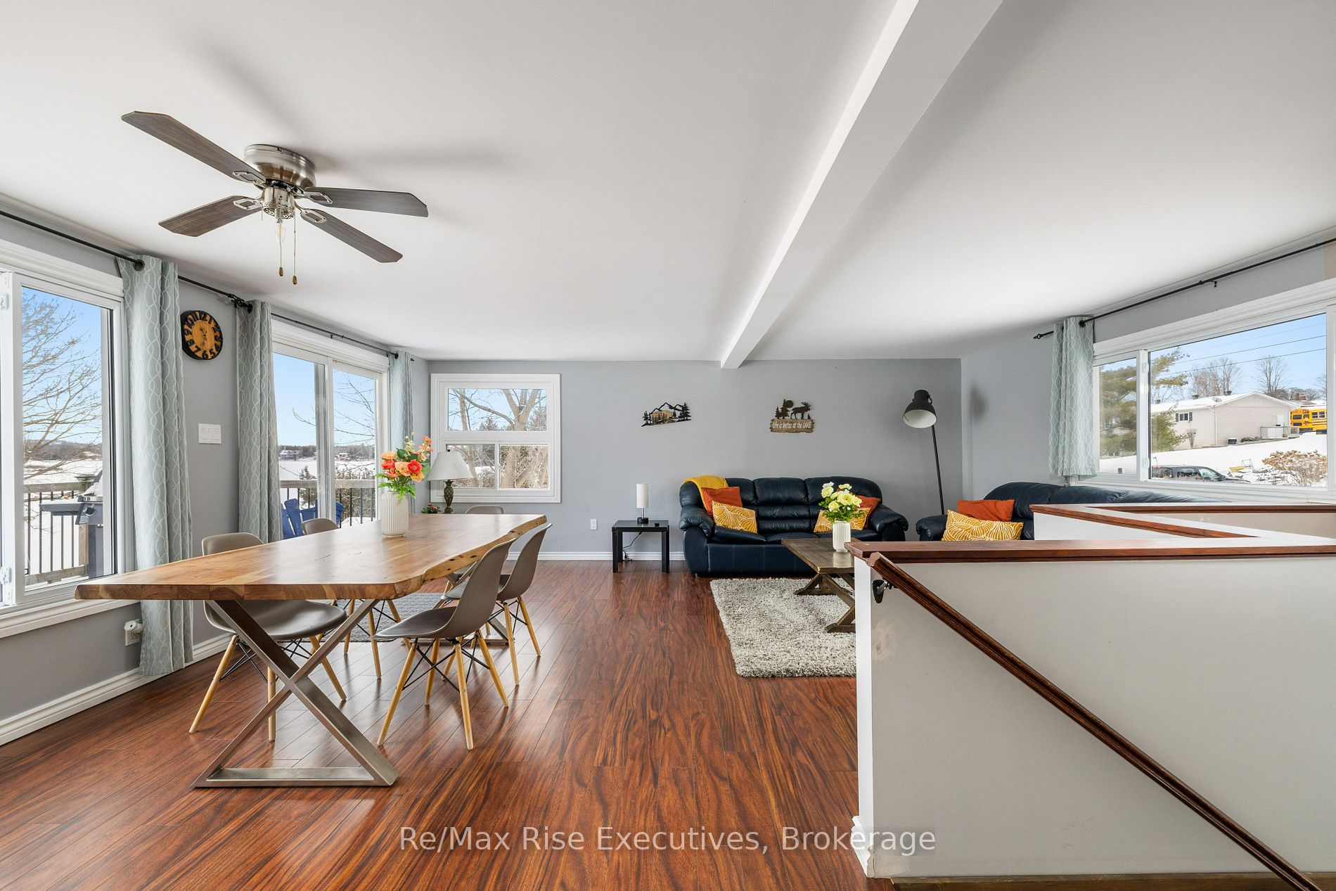 22 Lawrence Street N