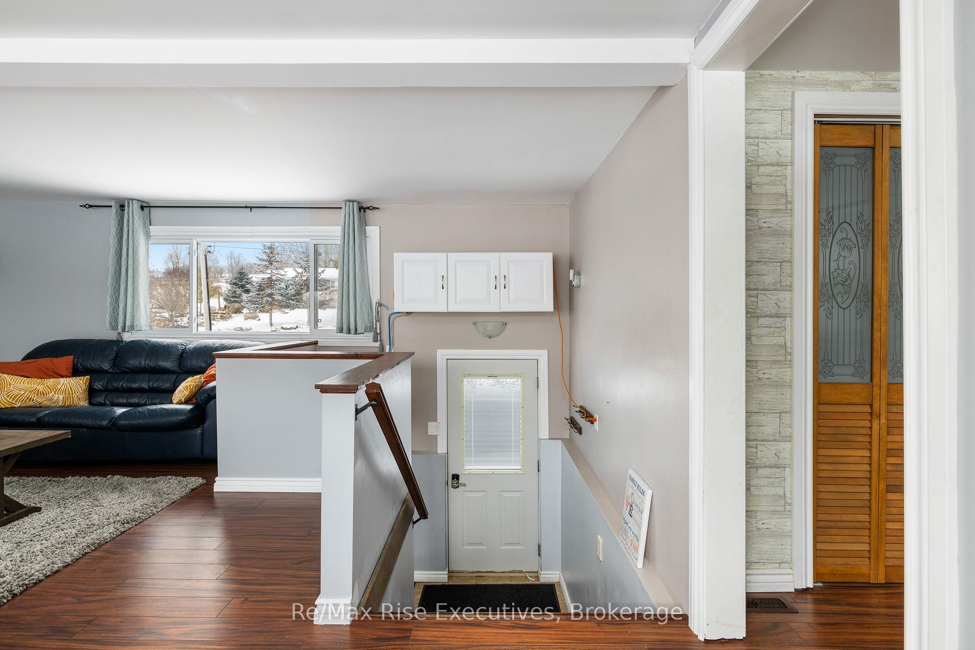 22 Lawrence Street N