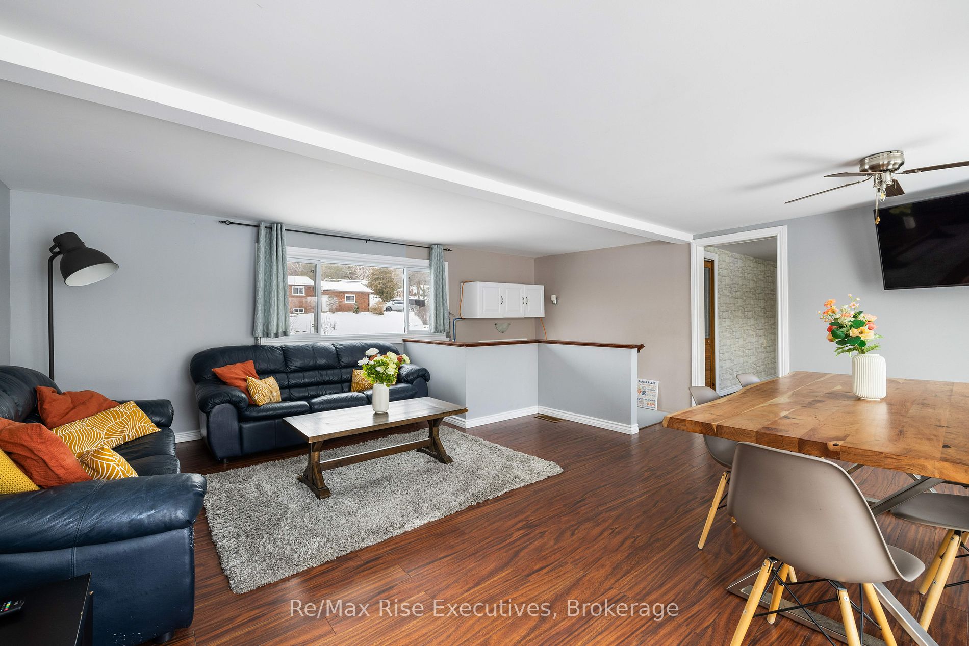 22 Lawrence Street N