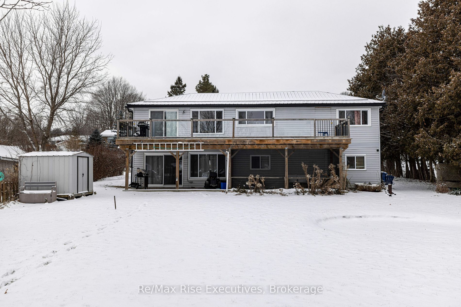 22 Lawrence Street N