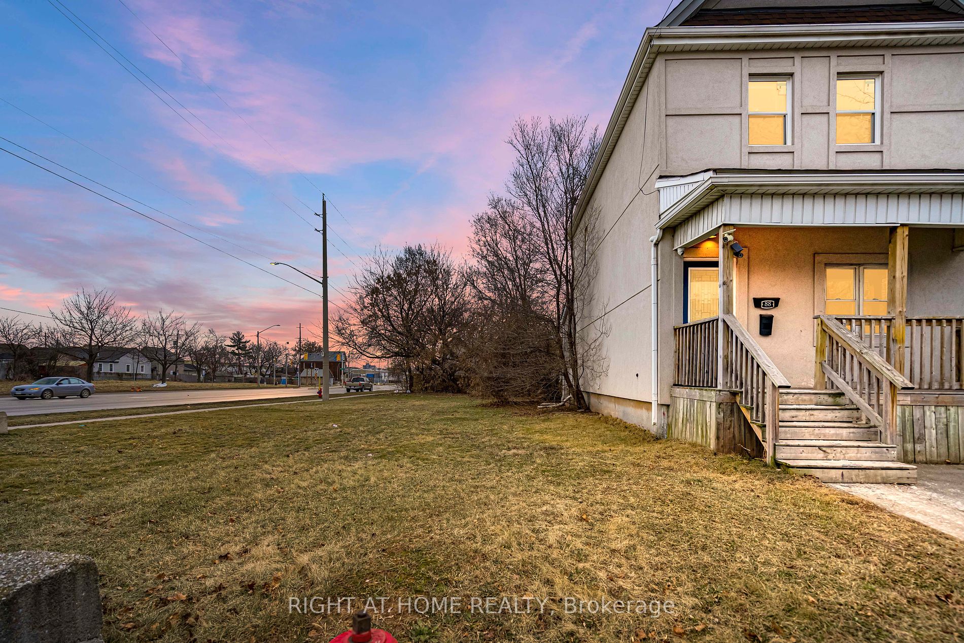 88 Niagara St