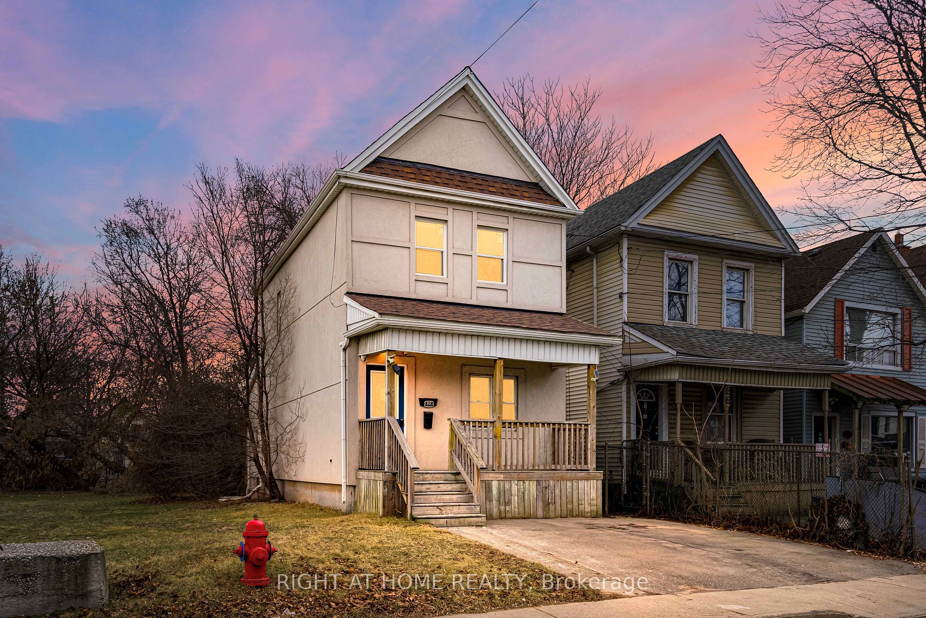 88 Niagara St