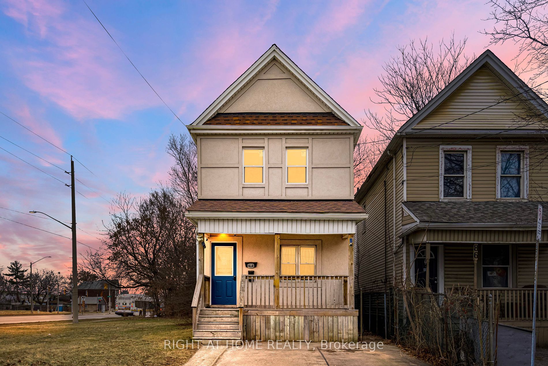 88 Niagara St