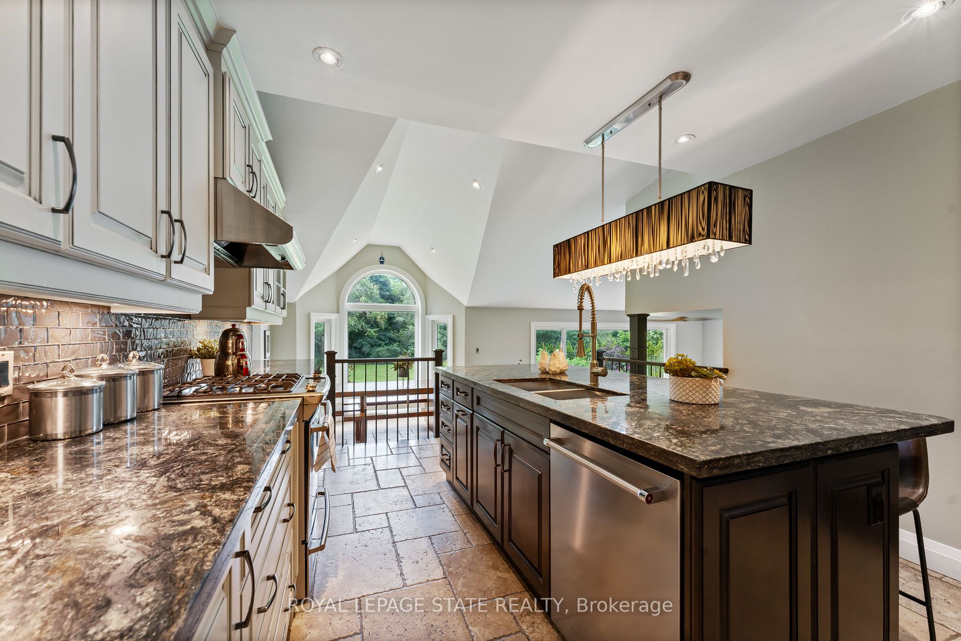262 Brookview Crt