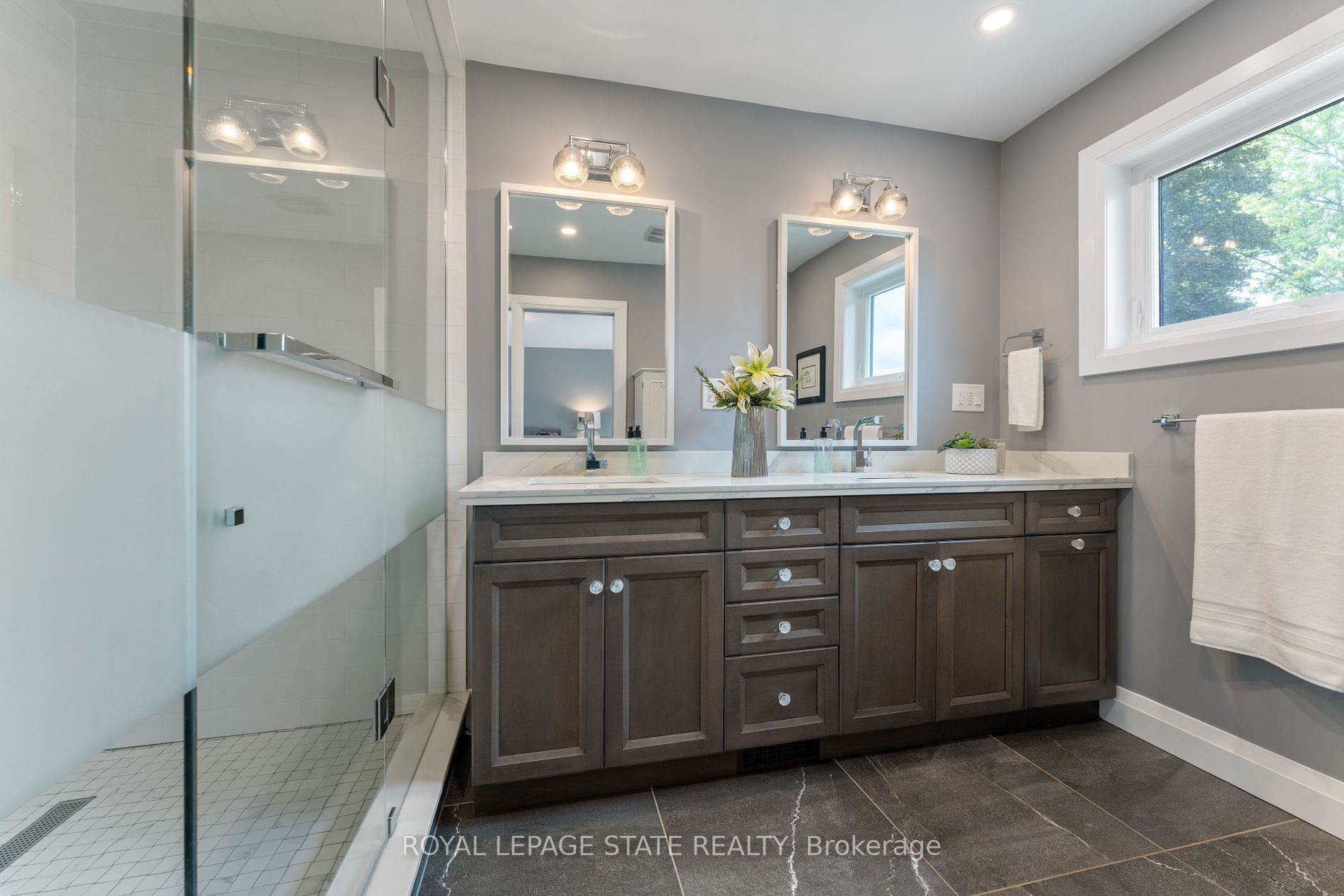 262 Brookview Crt