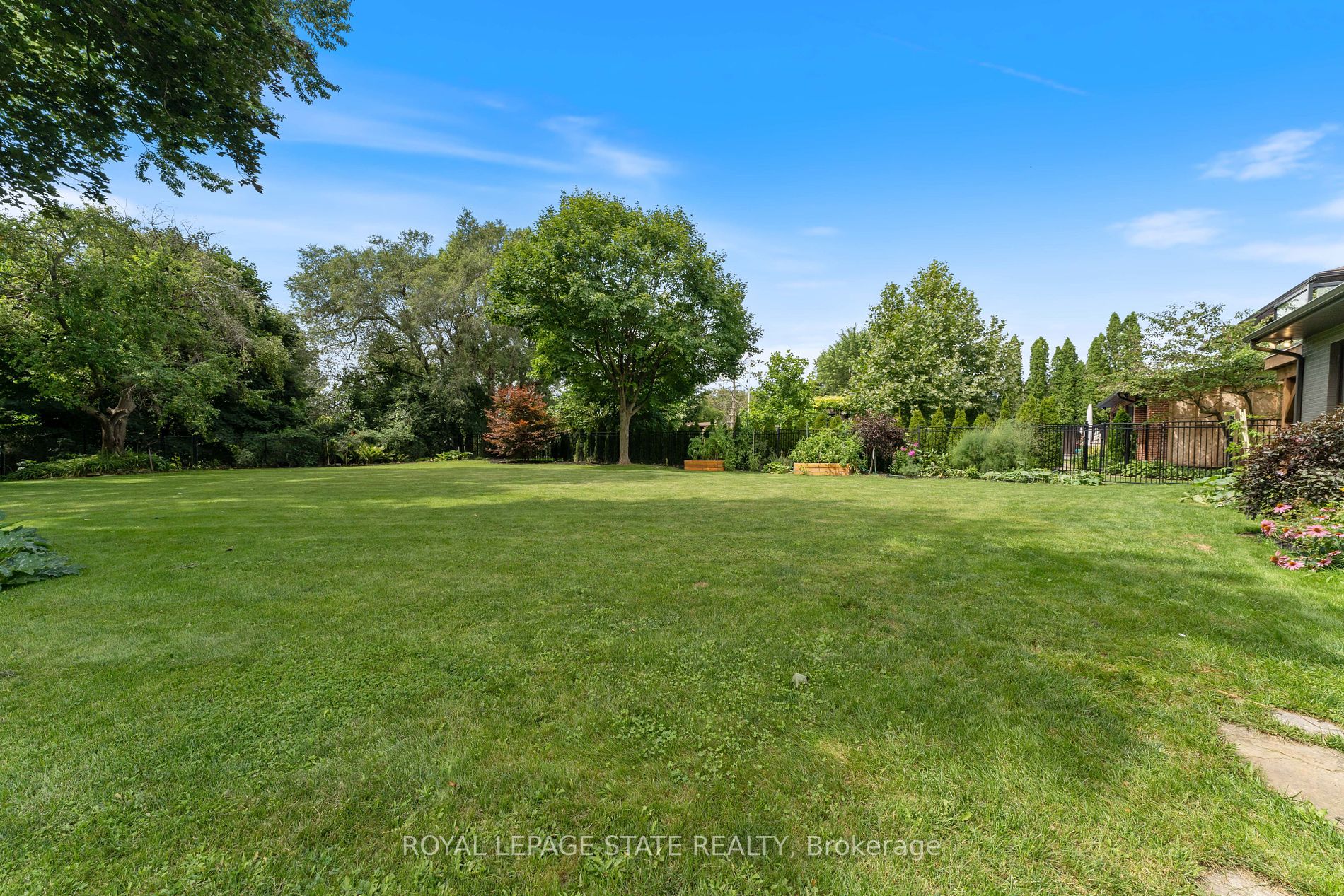262 Brookview Crt