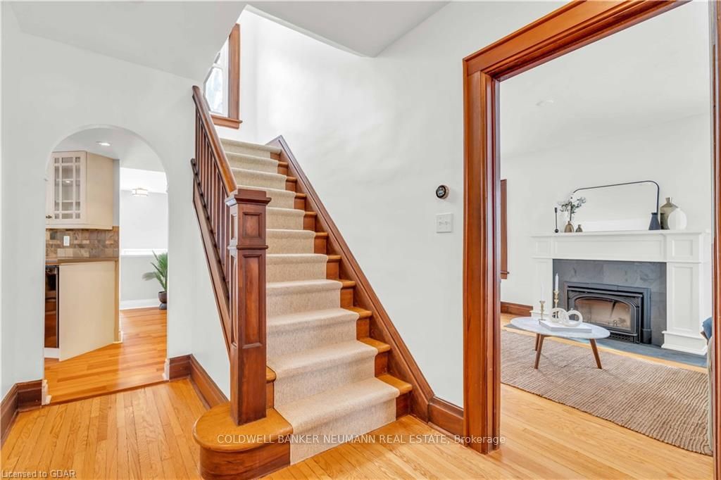 30 Dean Avenue