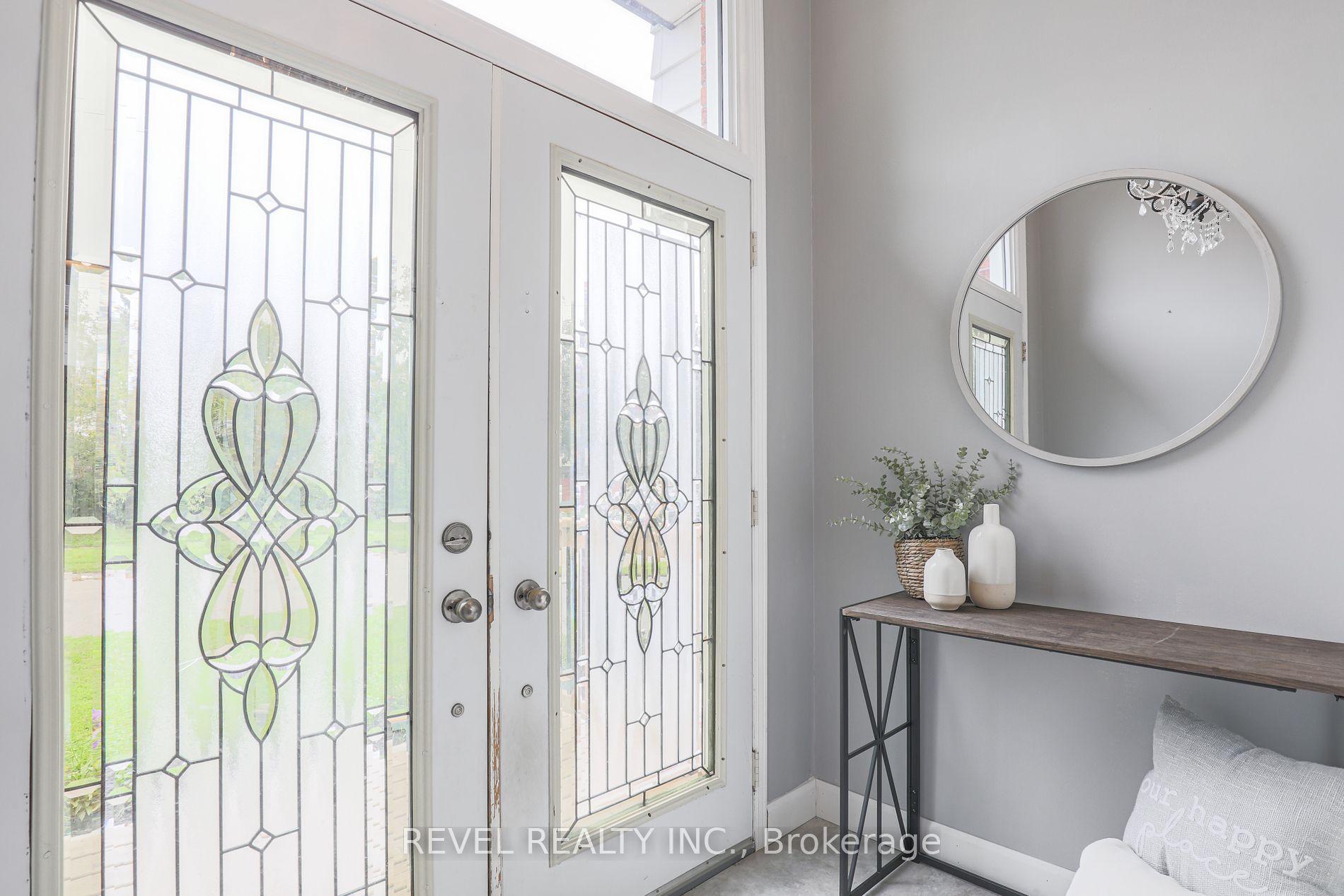 1 Elaine Dr