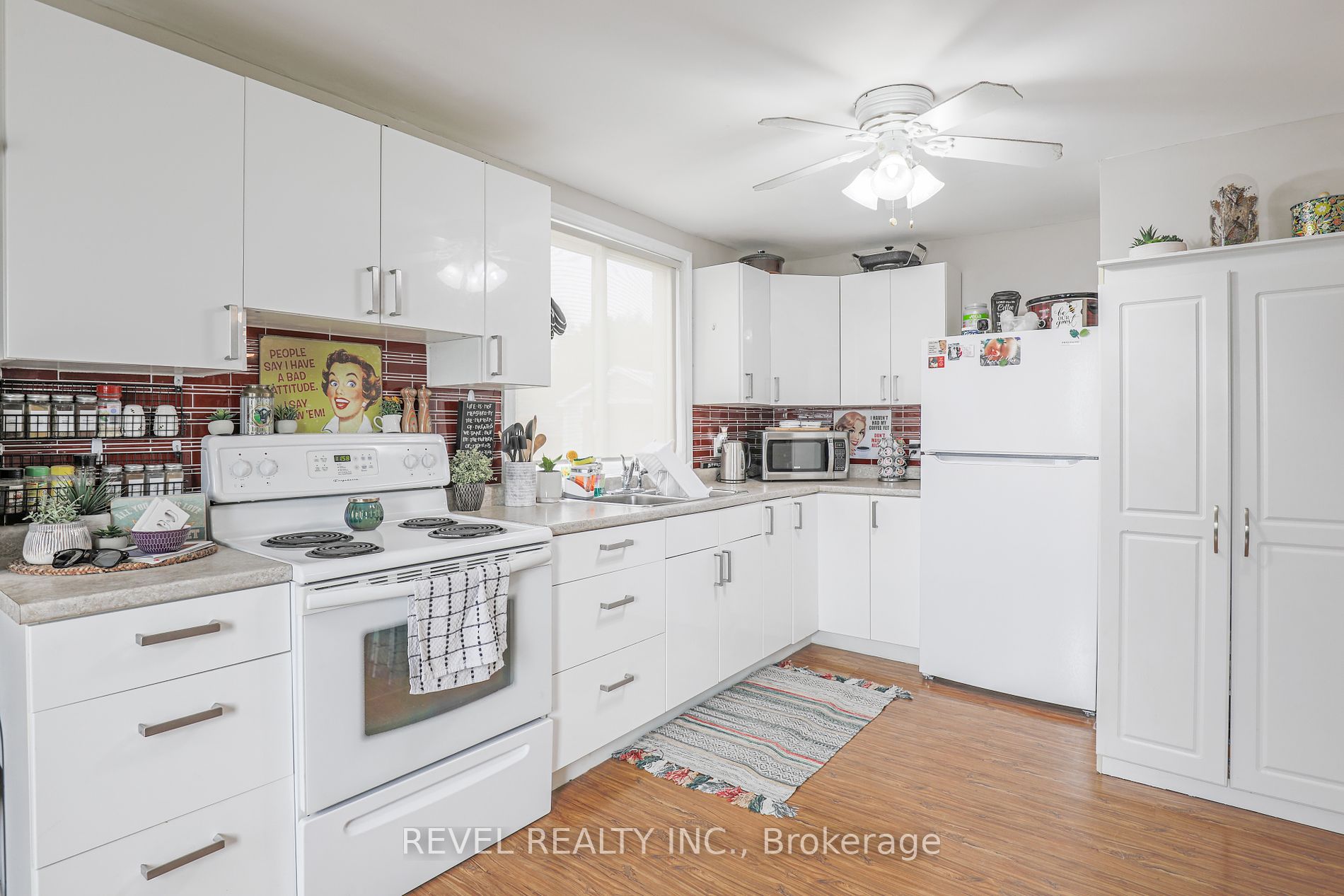 1 Elaine Dr