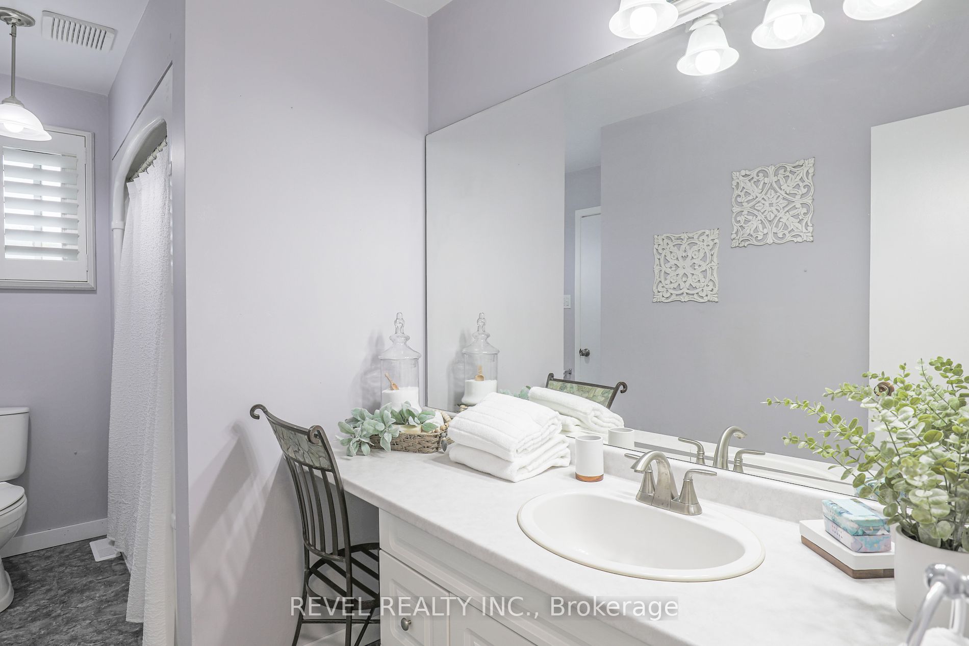 1 Elaine Dr