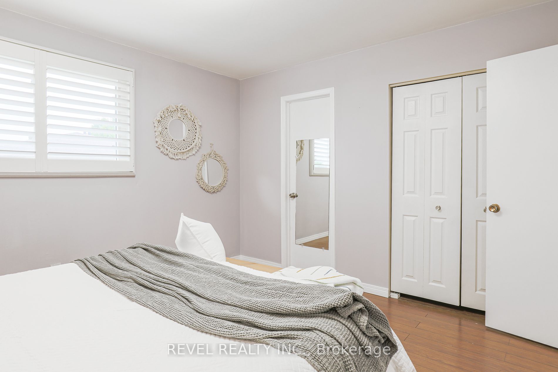 1 Elaine Dr