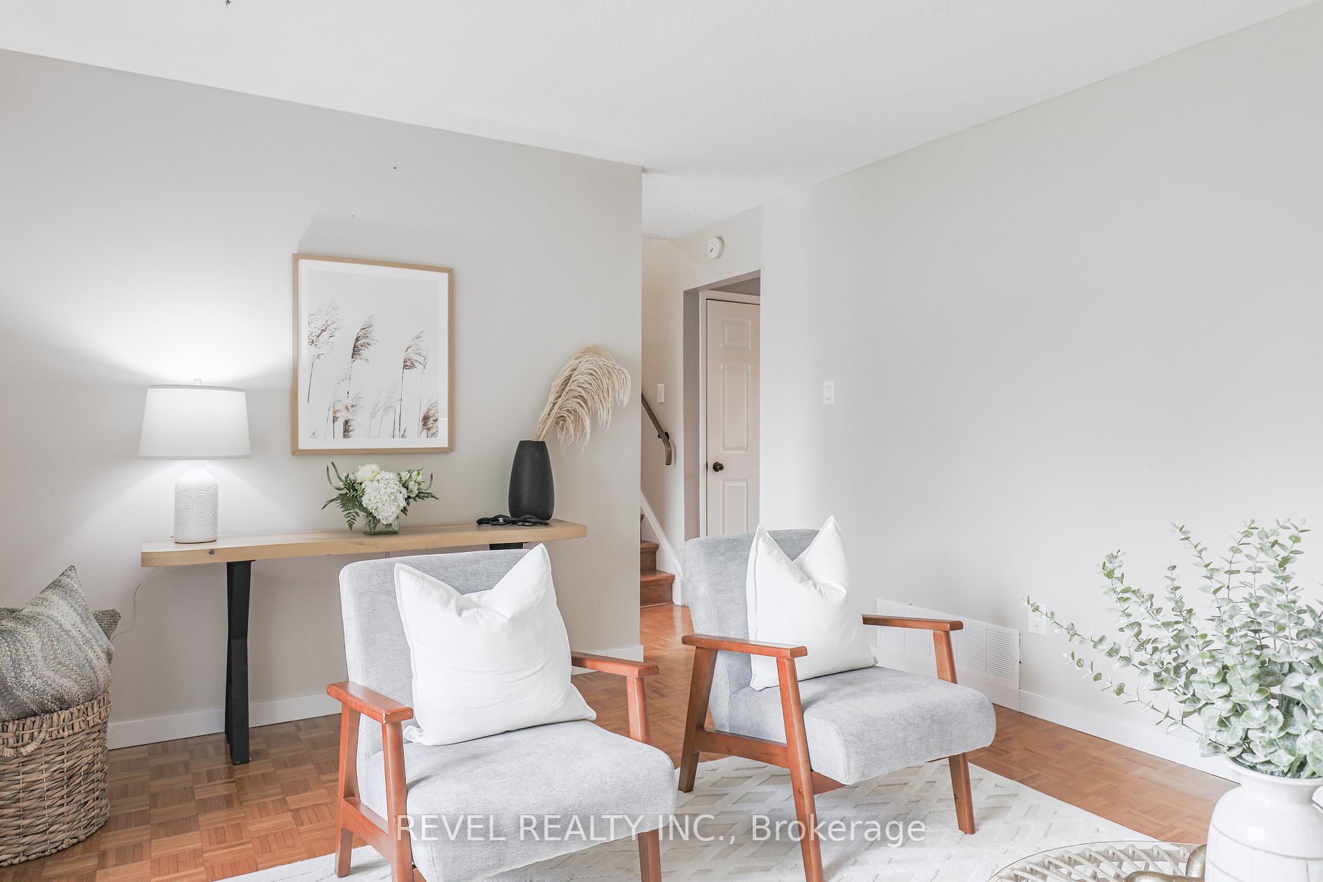 1 Elaine Dr