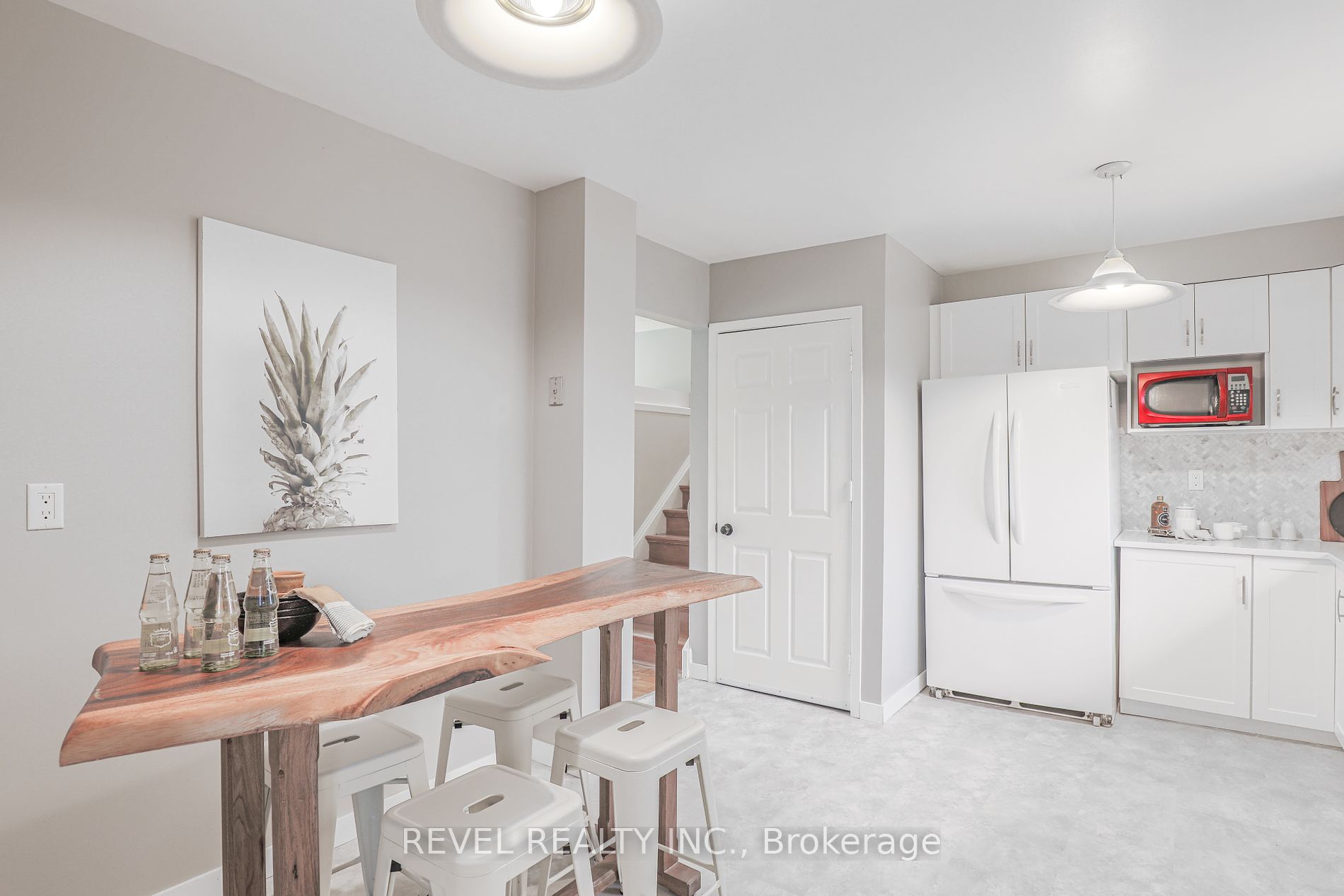 1 Elaine Dr