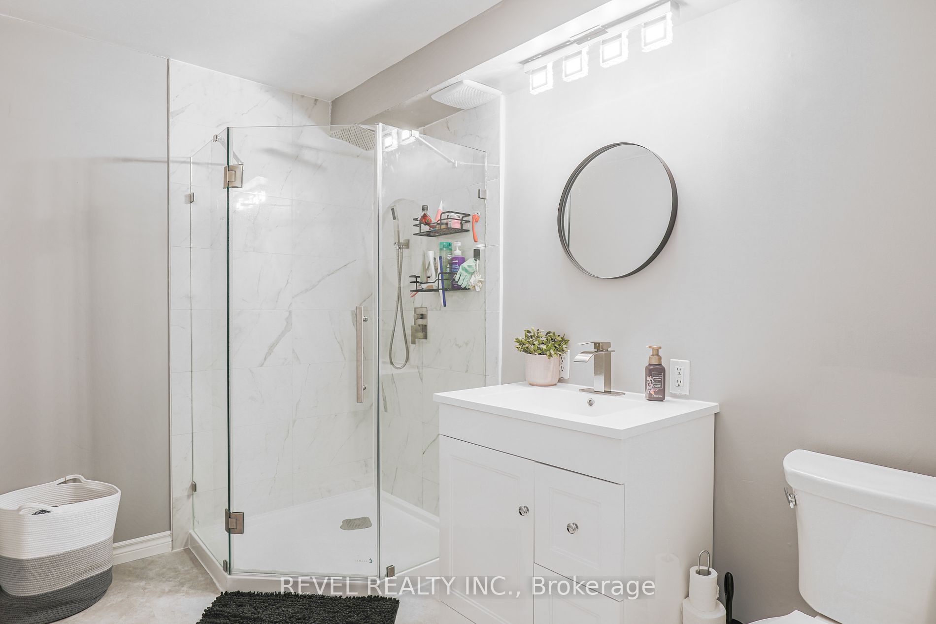 1 Elaine Dr
