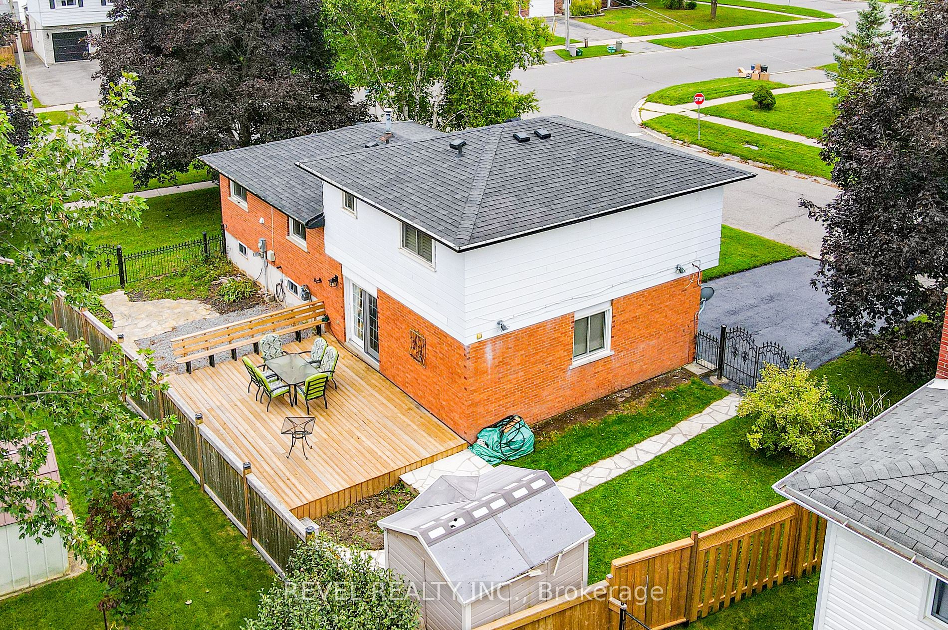 1 Elaine Dr