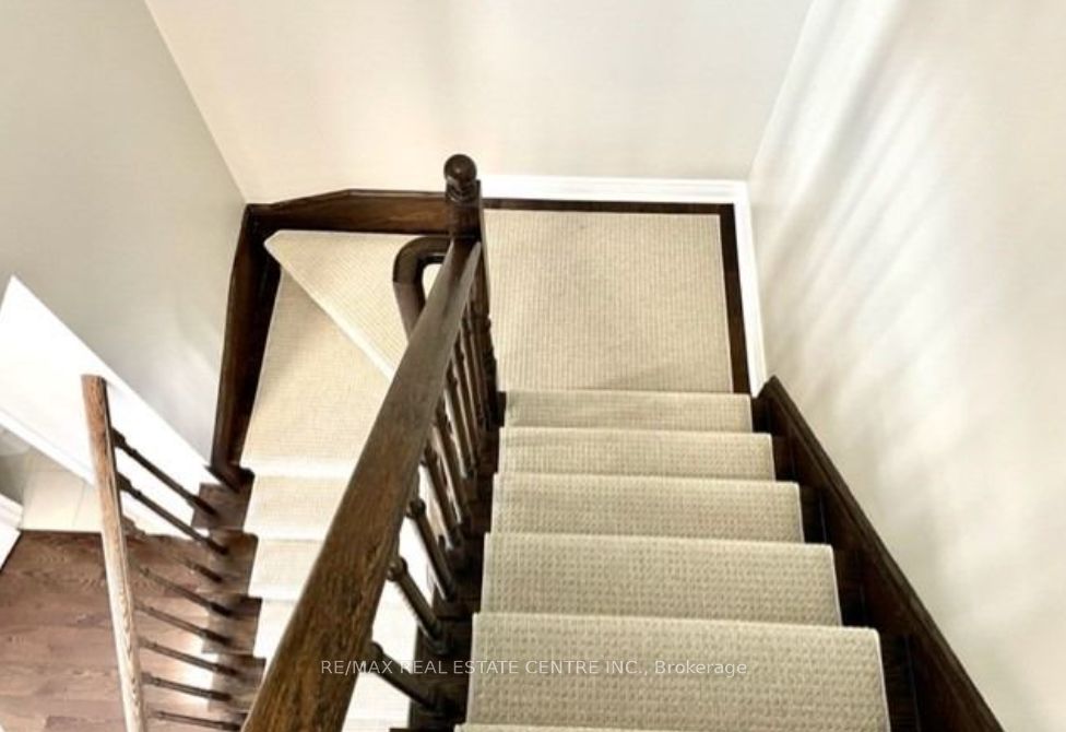 12 MacDonell Road