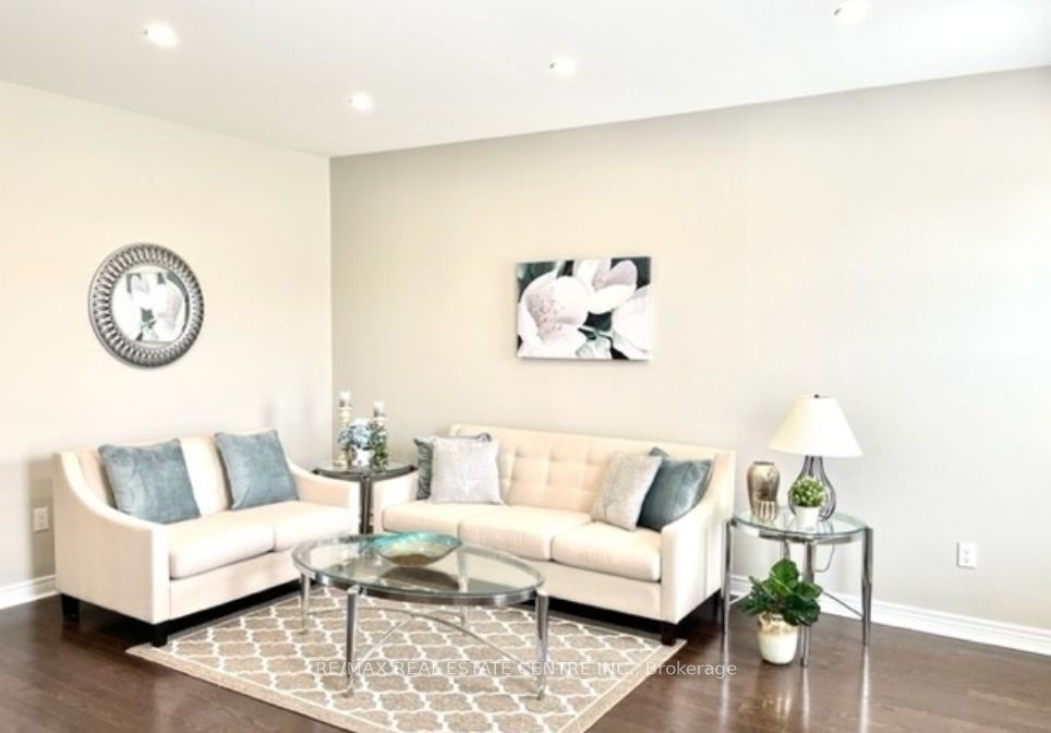 12 MacDonell Road