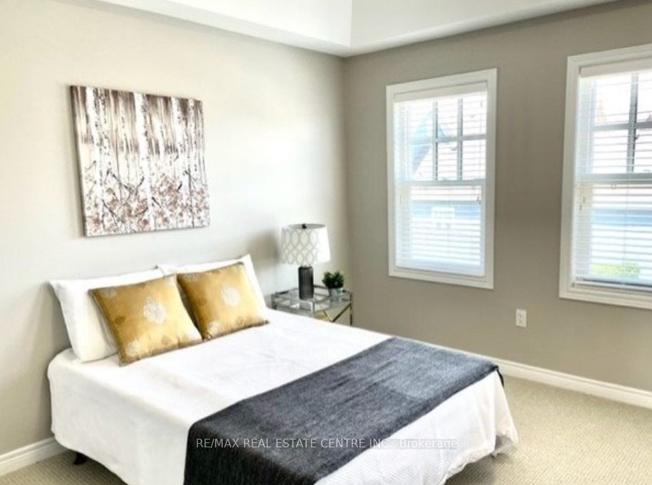 12 MacDonell Road