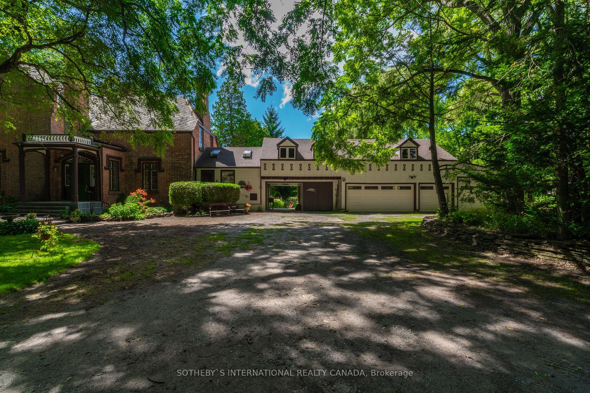 366 Lakeshore Rd